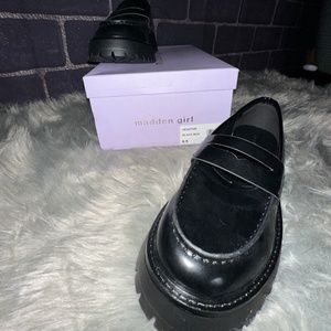 Size 8.5. Madden Girl Women's Heaathr Loafer